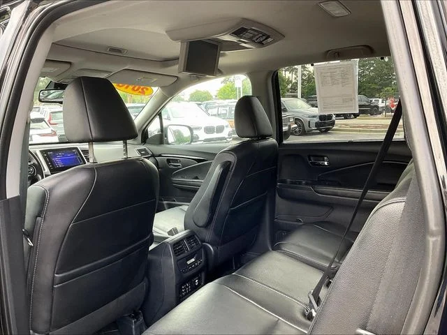 Used 2016  Honda Touring image 7