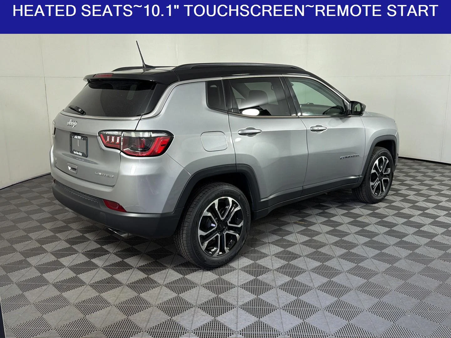 Used 2022 Billet Silver Metallic Clearcoat Jeep Limited image 5