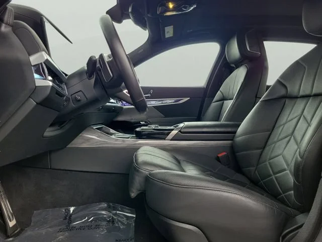 Used 2025 Black BMW 740i image 23