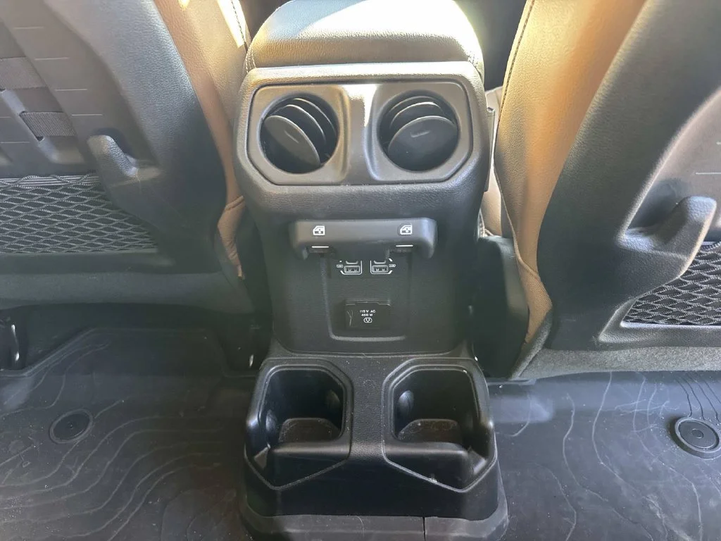 Used 2023 White Jeep Rubicon image 19