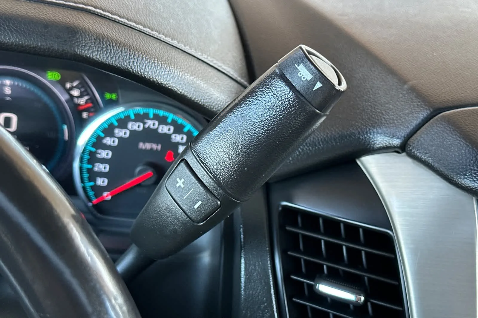 Used 2018 Quicksilver Metallic GMC Denali image 23