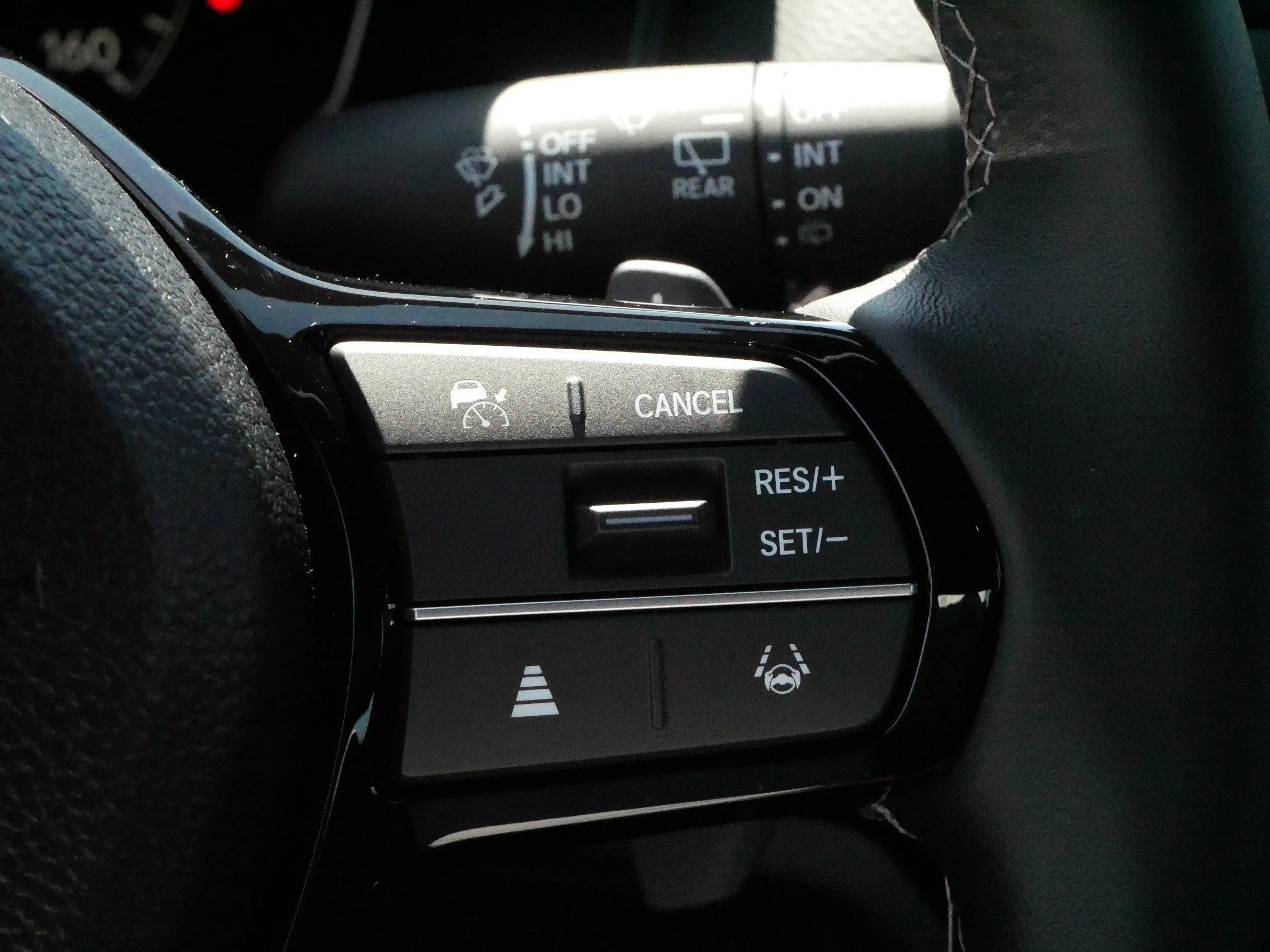 Certified Used 2026 Platinum White Pearl Honda Sport image 25
