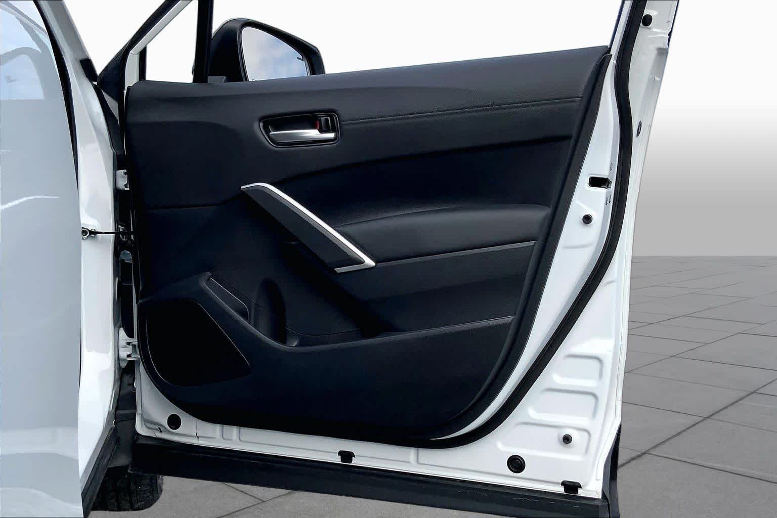 Used 2026 Wind Chill Pearl Toyota XLE image 22