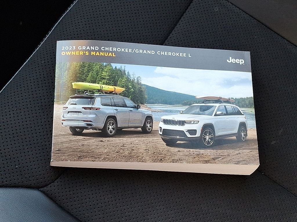 Used 2023 Silver Jeep Altitude X image 25