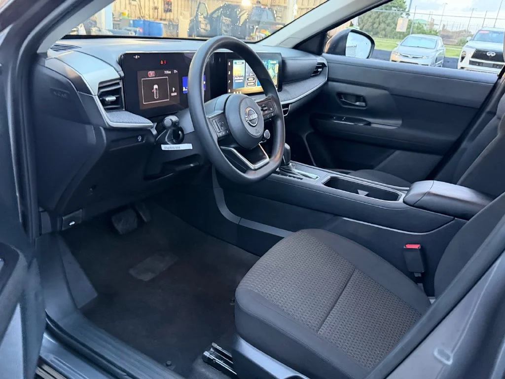Used 2026 Gray Nissan S image 11