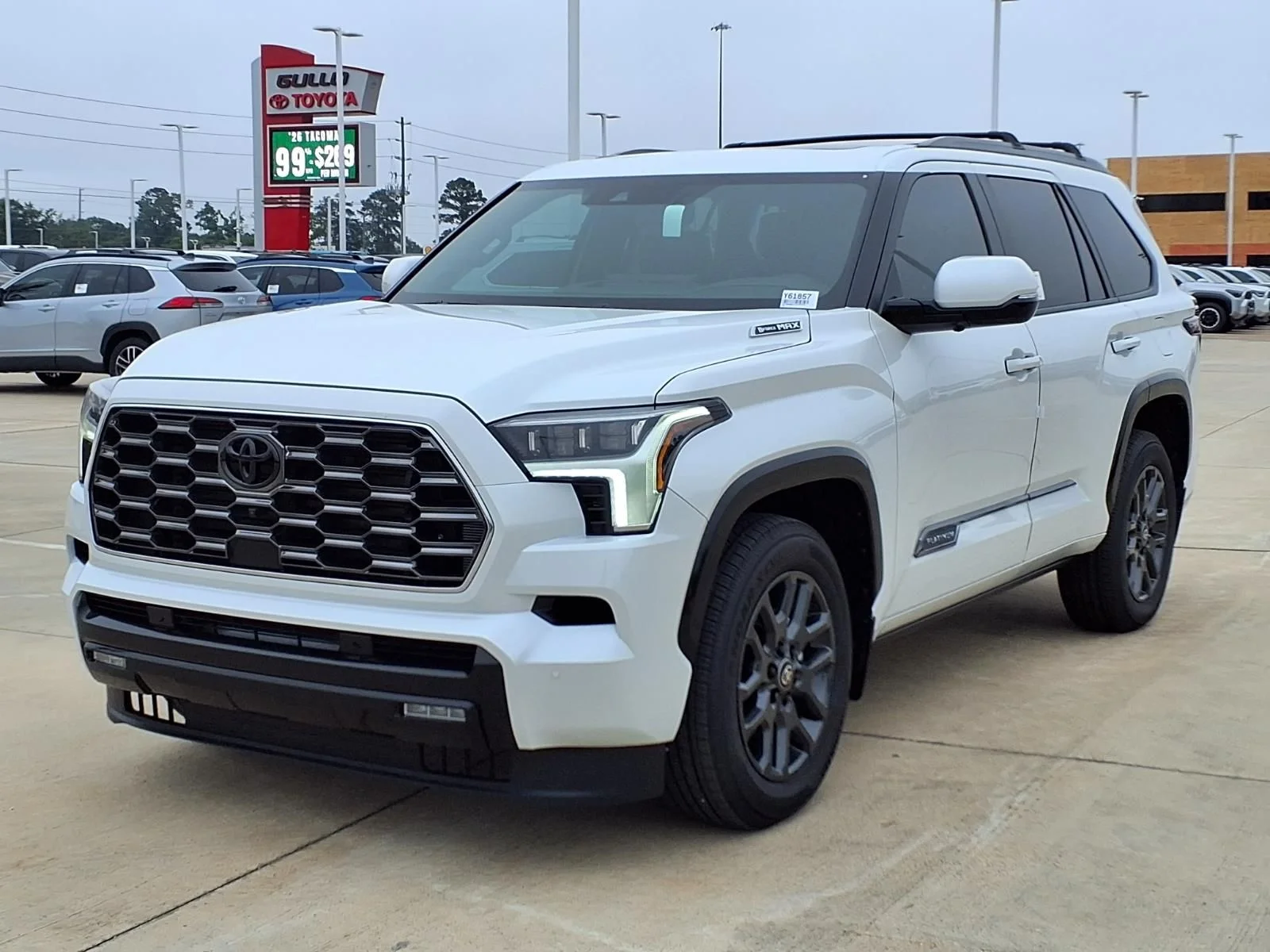New 2026 Off-white Toyota Platinum image 3