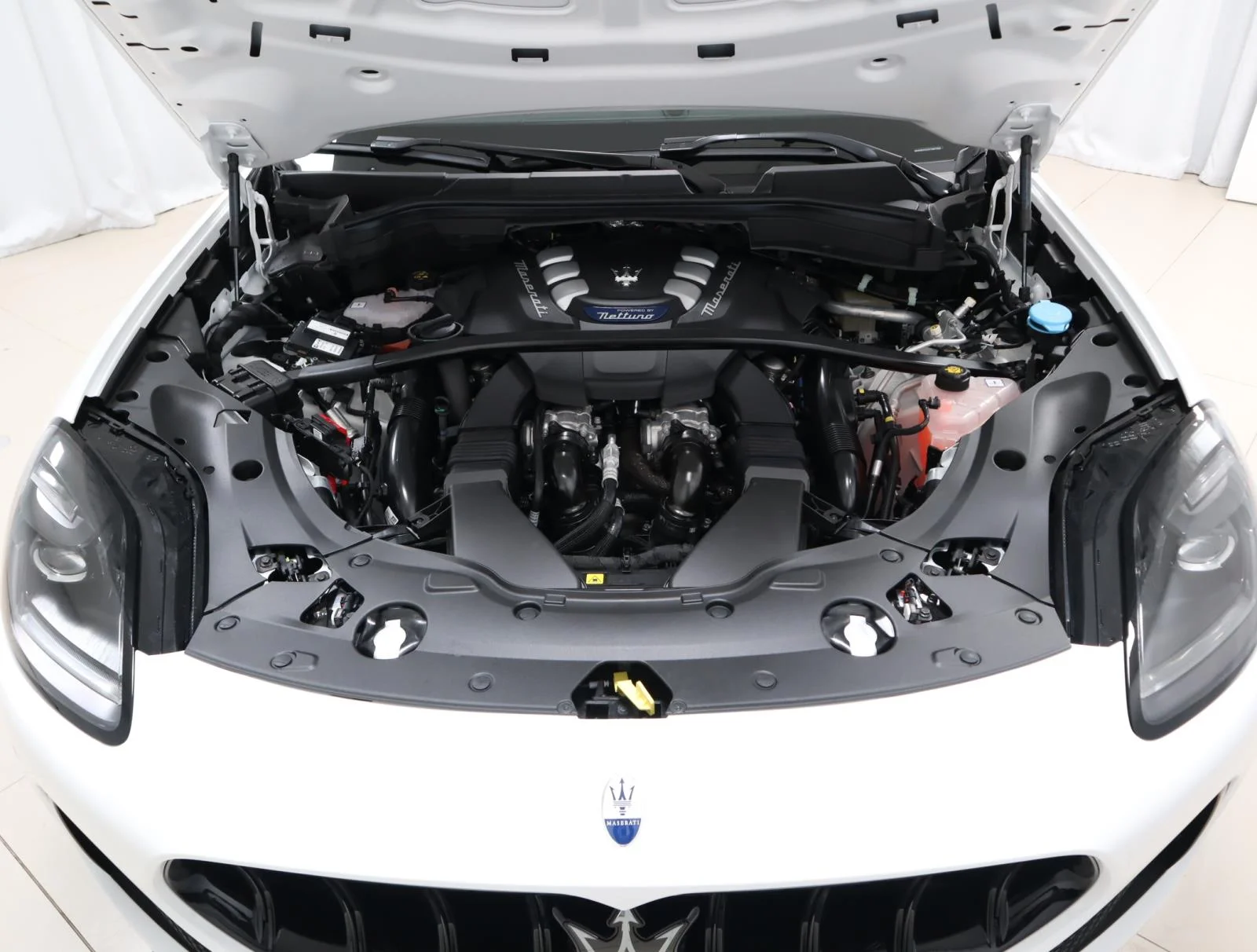2026 Maserati Grecale Modena V6 - Photo 10