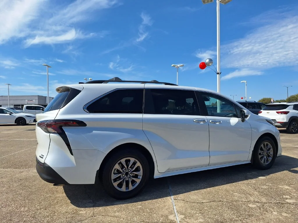 Used 2023 Beige Toyota XLE image 5