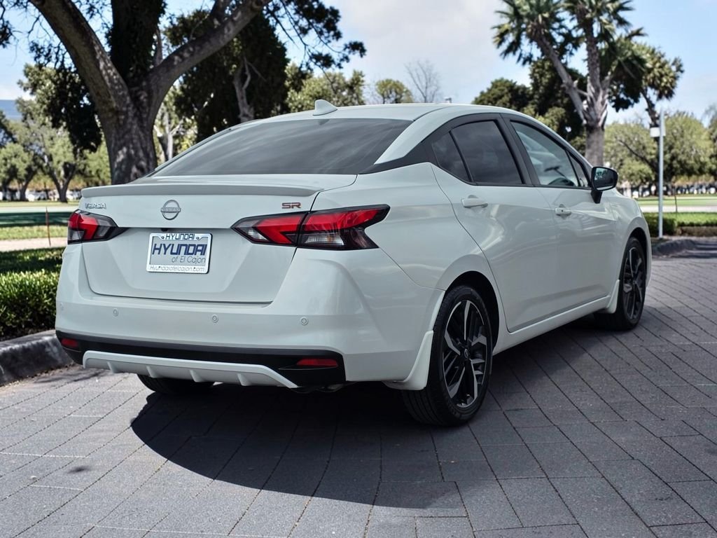 2025 Nissan Versa Sedan SR - Photo 5