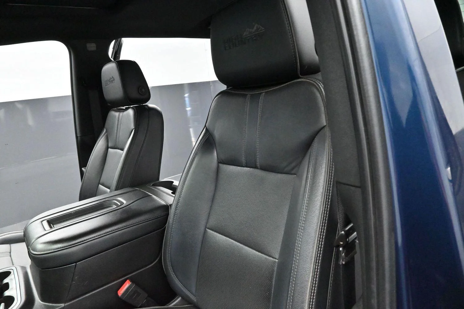 Used 2020 NORTHSKY BLUE METALLIC Chevrolet High Country image 14