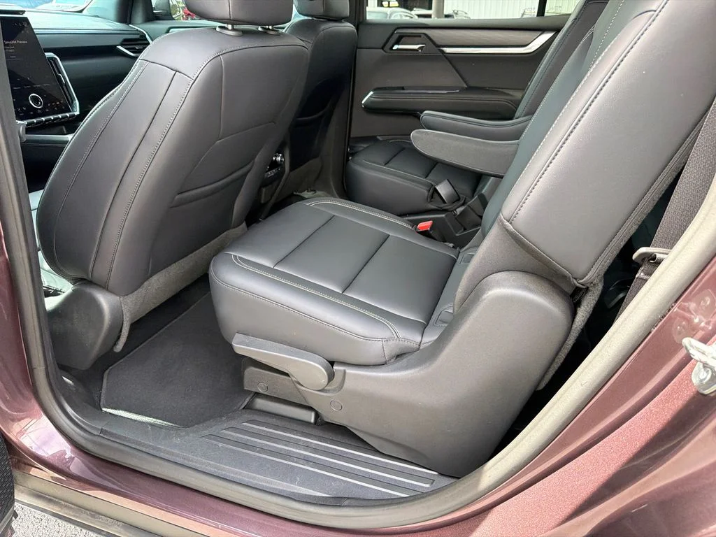 Used 2024 Brown GMC Elevation image 21