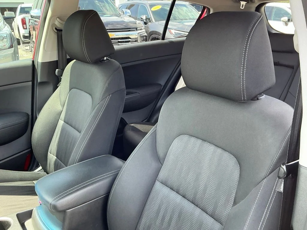Used 2022 Red Kia LX image 27