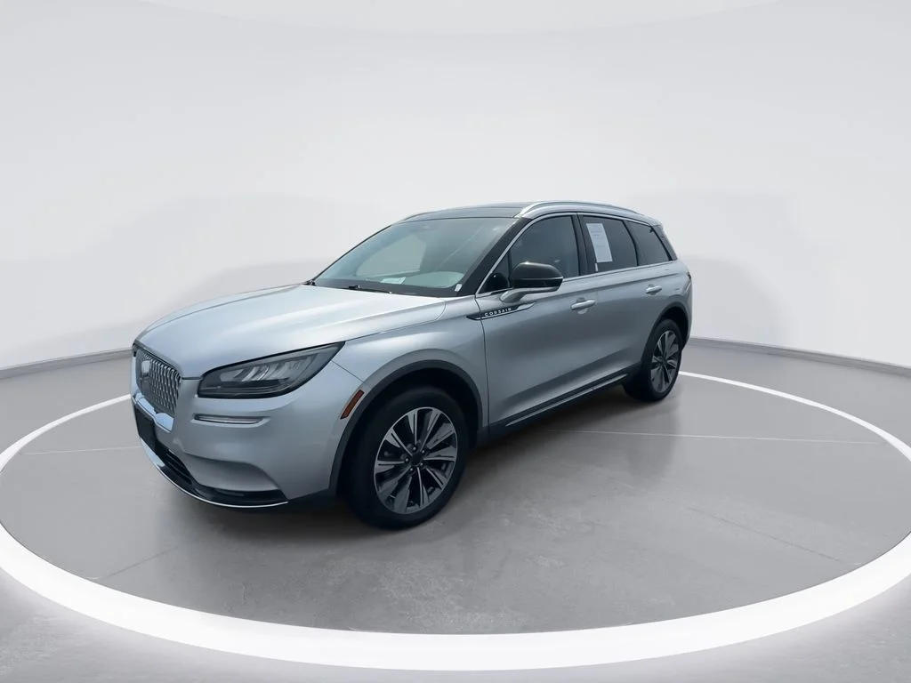 Used 2020 Silver Lincoln Reserve image 4