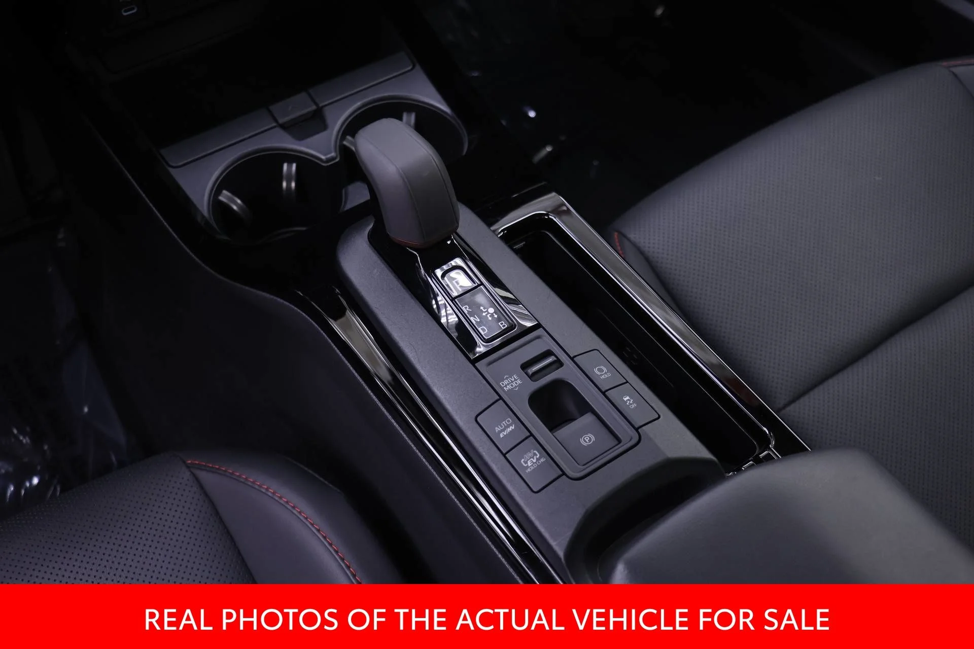 2024 Toyota Prius Prime XSE - Photo 13