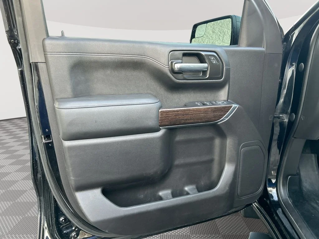 Used 2021 Black GMC Elevation image 24