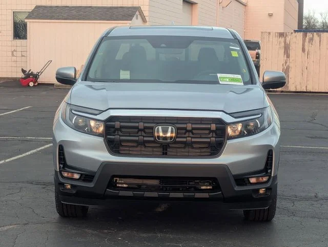 New 2026 Solar Silver Metallic Honda RTL image 3