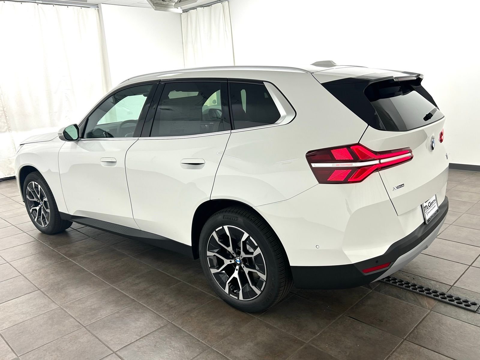 New 2026 Alpine White BMW 30 xDrive image 3