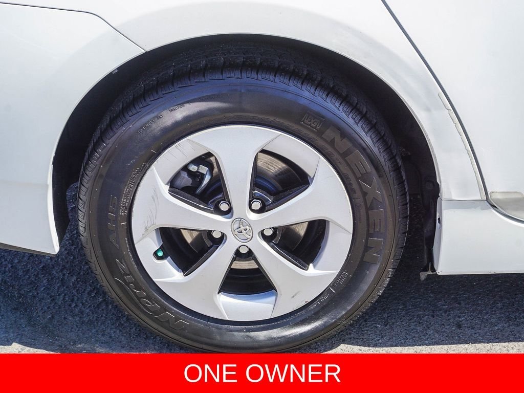 Used 2013 White Toyota Four image 8