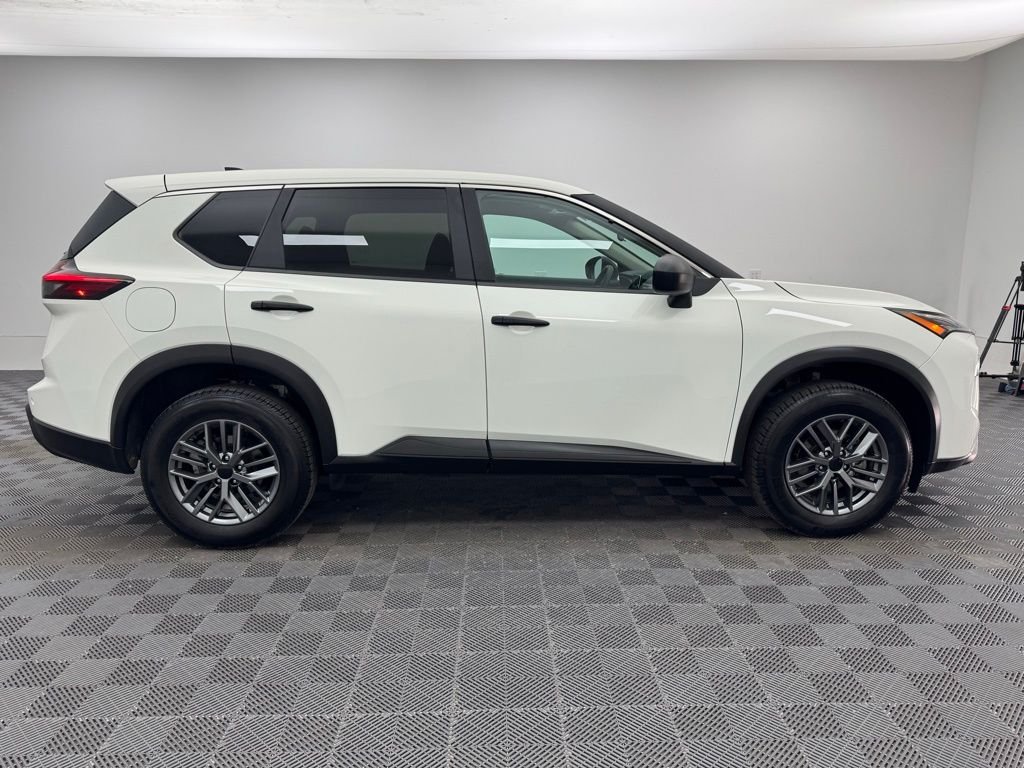 Used 2024 Glacier White Nissan S image 5