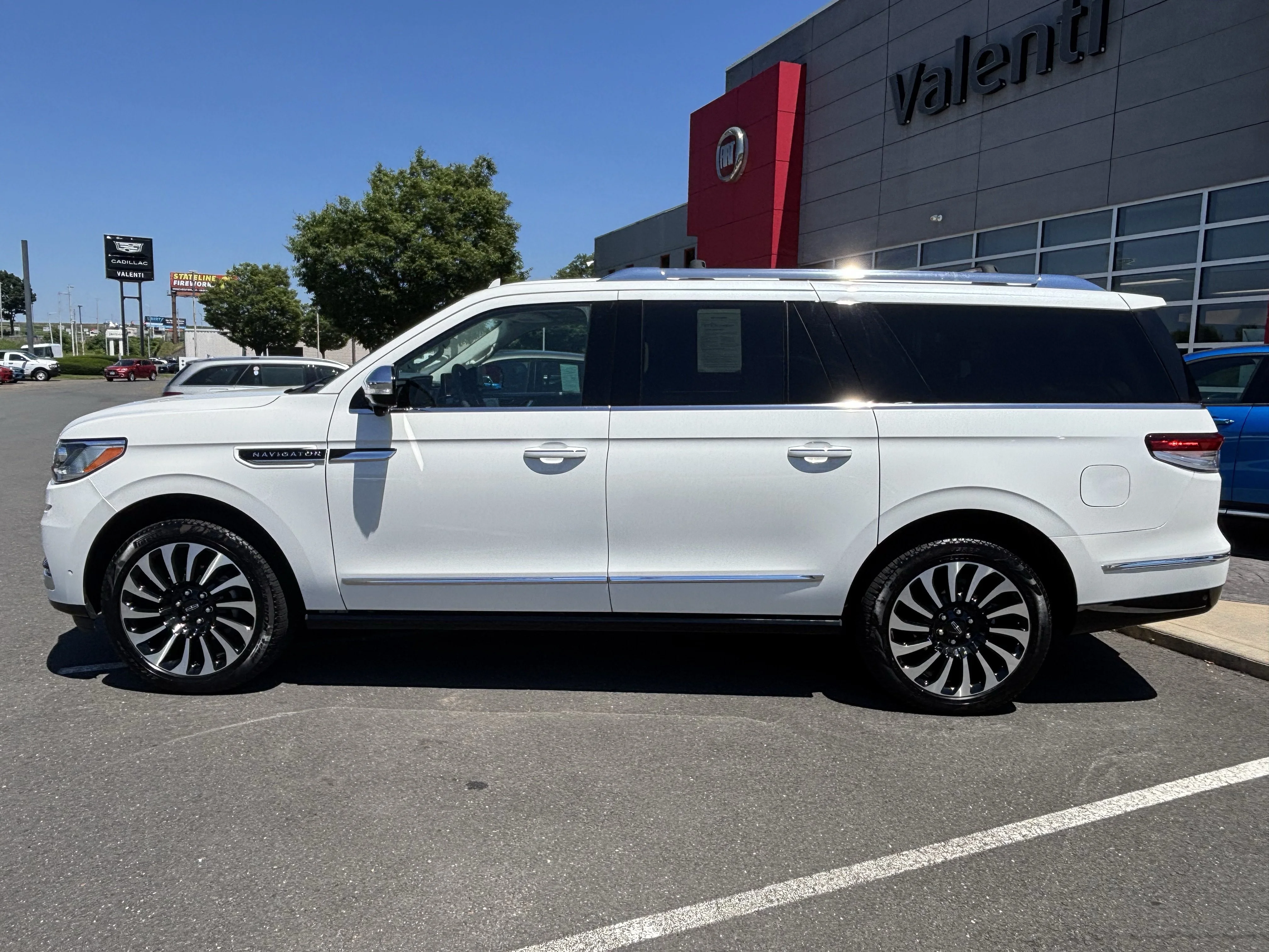 Used 2023 Pristine White Metallic Tri-Coat Lincoln Black Label image 4