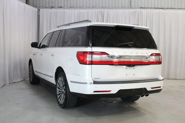 Used 2019 White Lincoln Reserve image 24