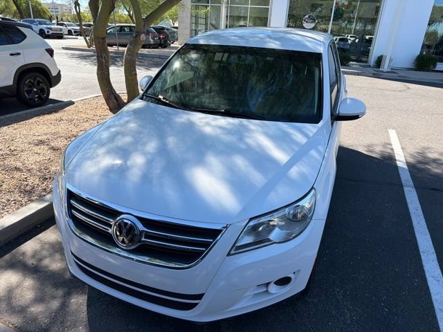 Used 2011  Volkswagen S image 3