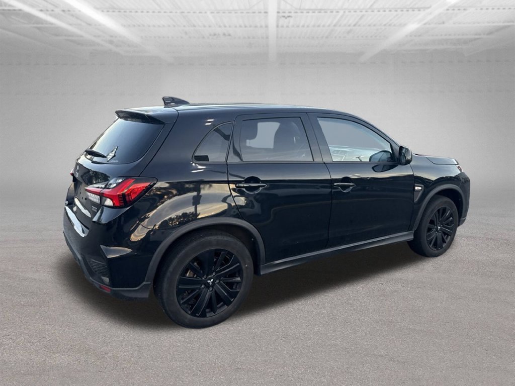 Used 2023 Black Mitsubishi 2.0 ES image 3