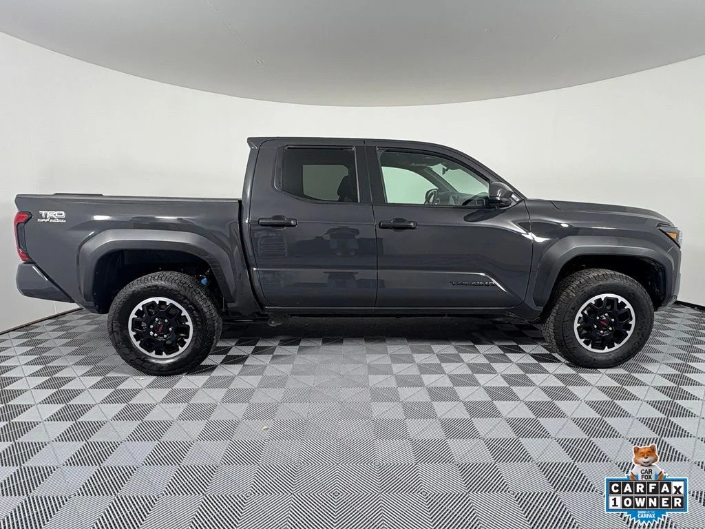 Used 2022 Gray Toyota SR image 7