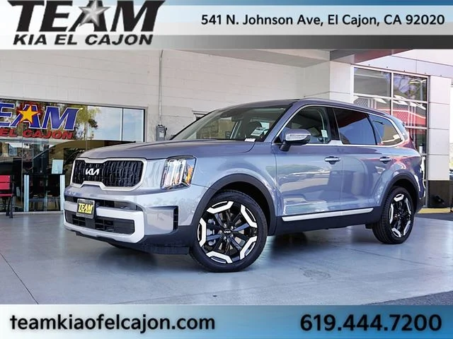 Used 2025 Silver Kia EX FWD image 2
