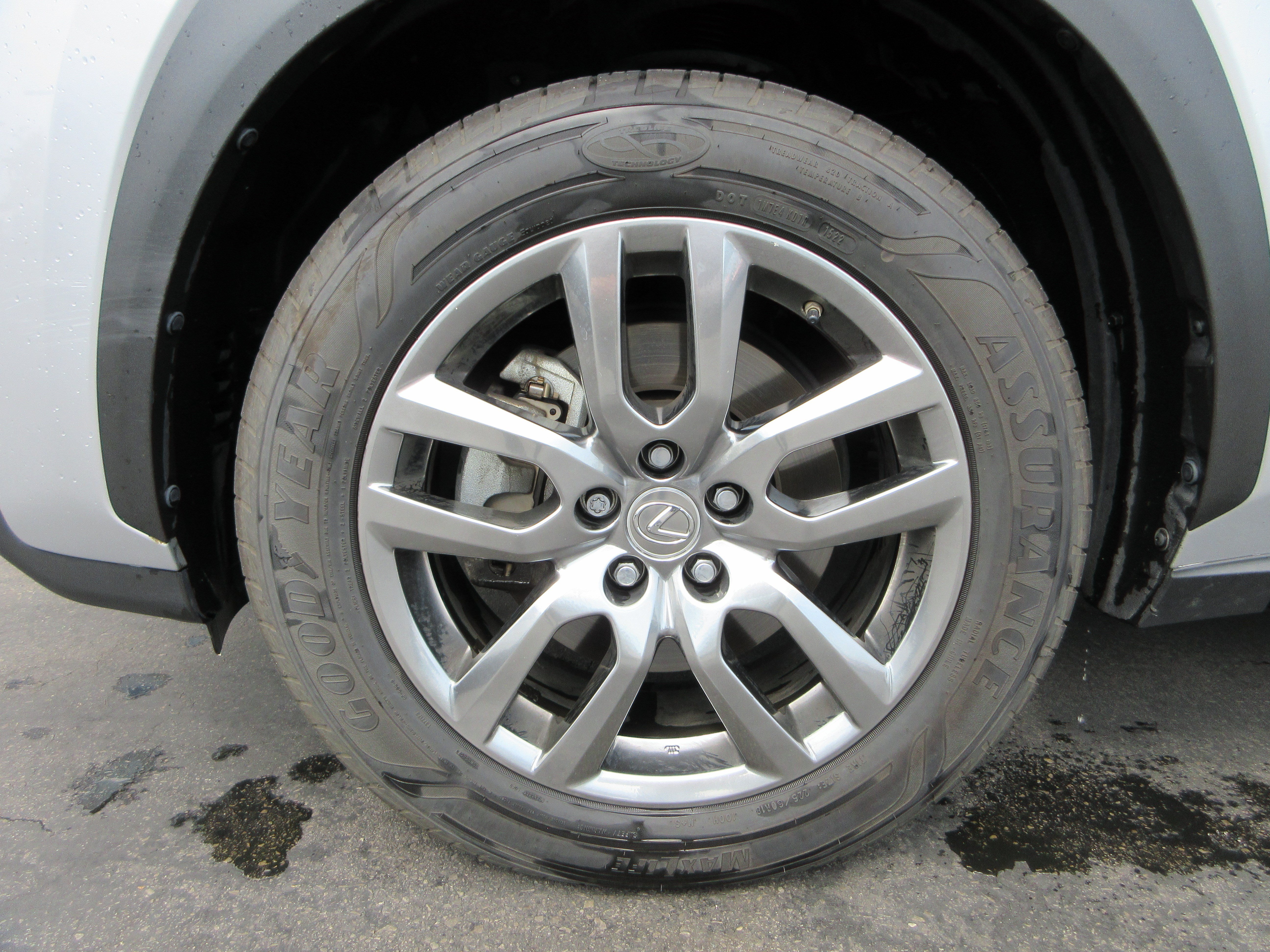 Used 2016 Silver Lining Metallic Lexus 200t image 18