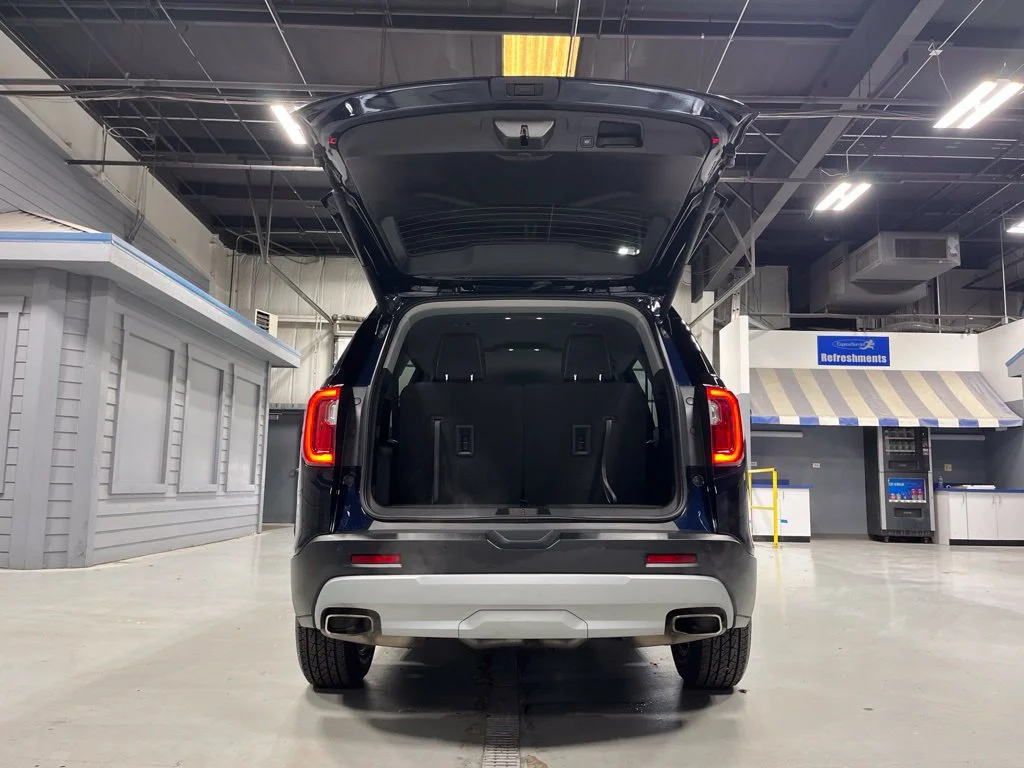 Used 2021 Midnight Blue Metallic GMC SLE image 9