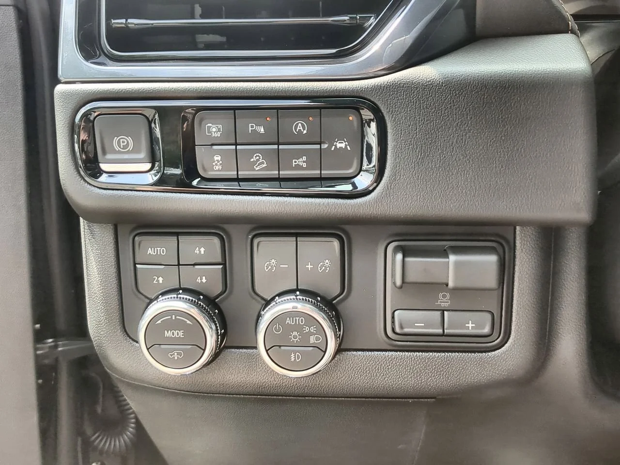 New 2026 Onyx Black GMC AT4 image 18