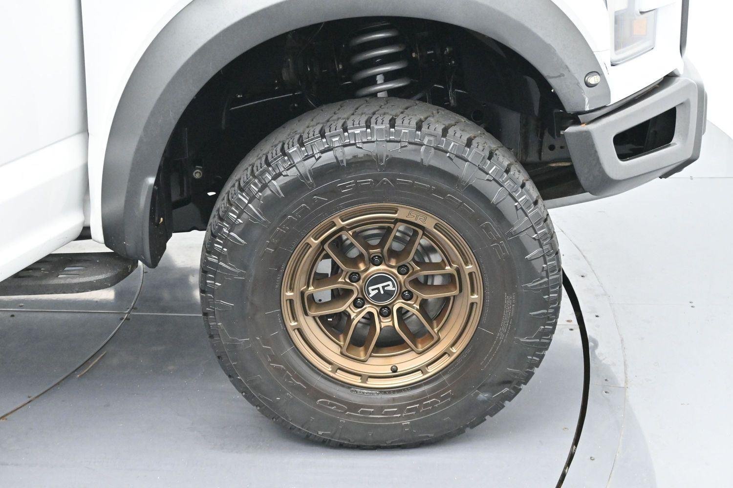 Used 2018 Oxford White Ford Raptor image 39