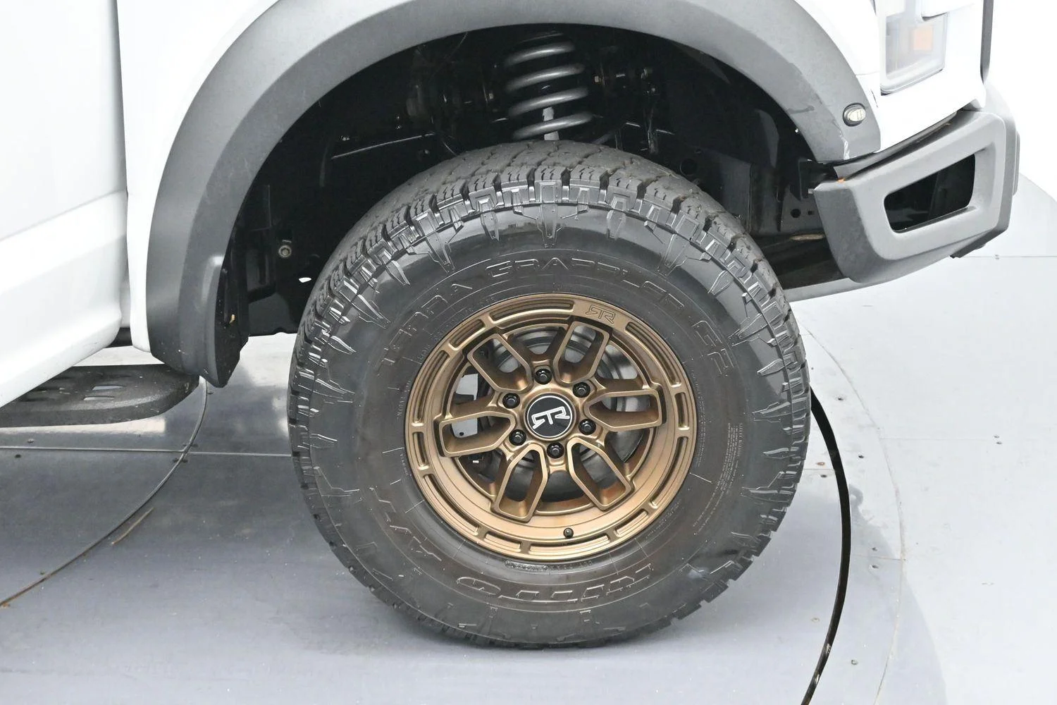 Used 2018 Oxford White Ford Raptor image 39
