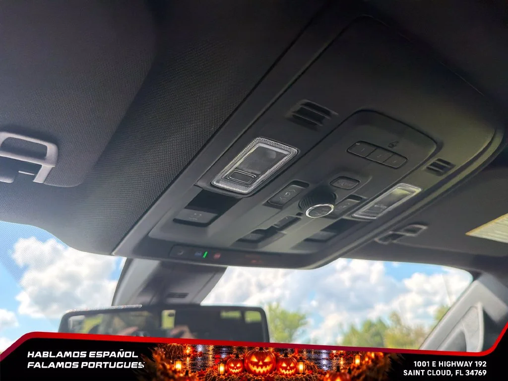 Used 2022 BLACK Chevrolet Z71 image 27
