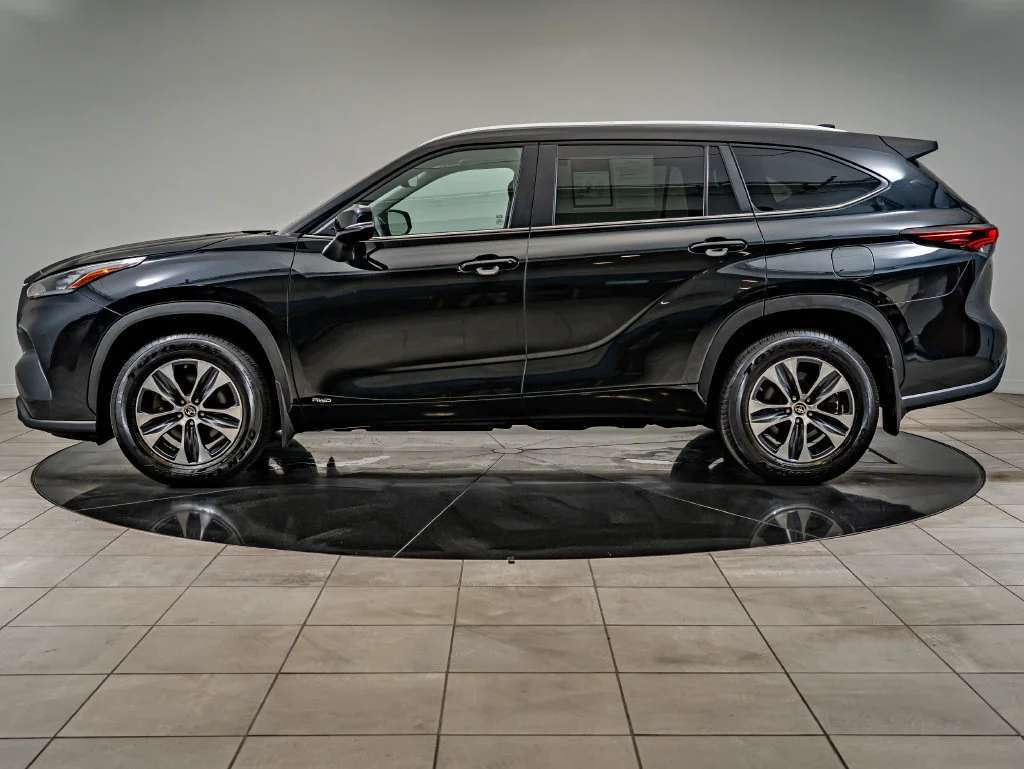 Used 2024 Black Toyota XLE image 5