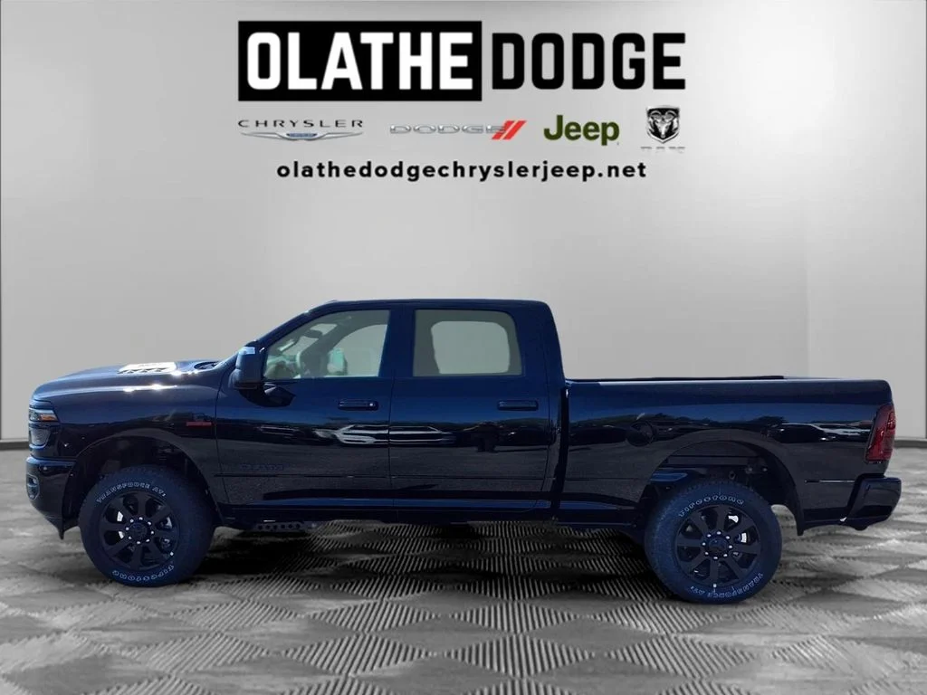 New 2026 Diamond Black Crystal Pearl-Coat Exterior Paint RAM Laramie image 18