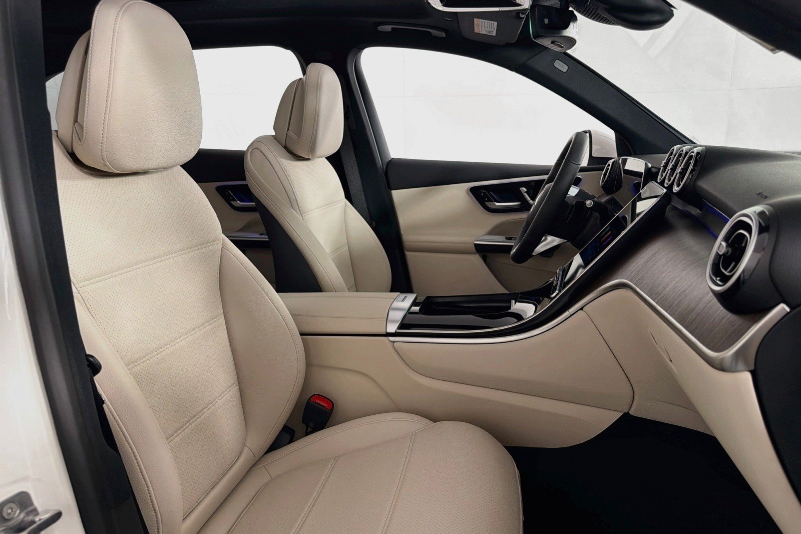 New 2026 Polar White Mercedes-Benz GLC 300 SUV image 6