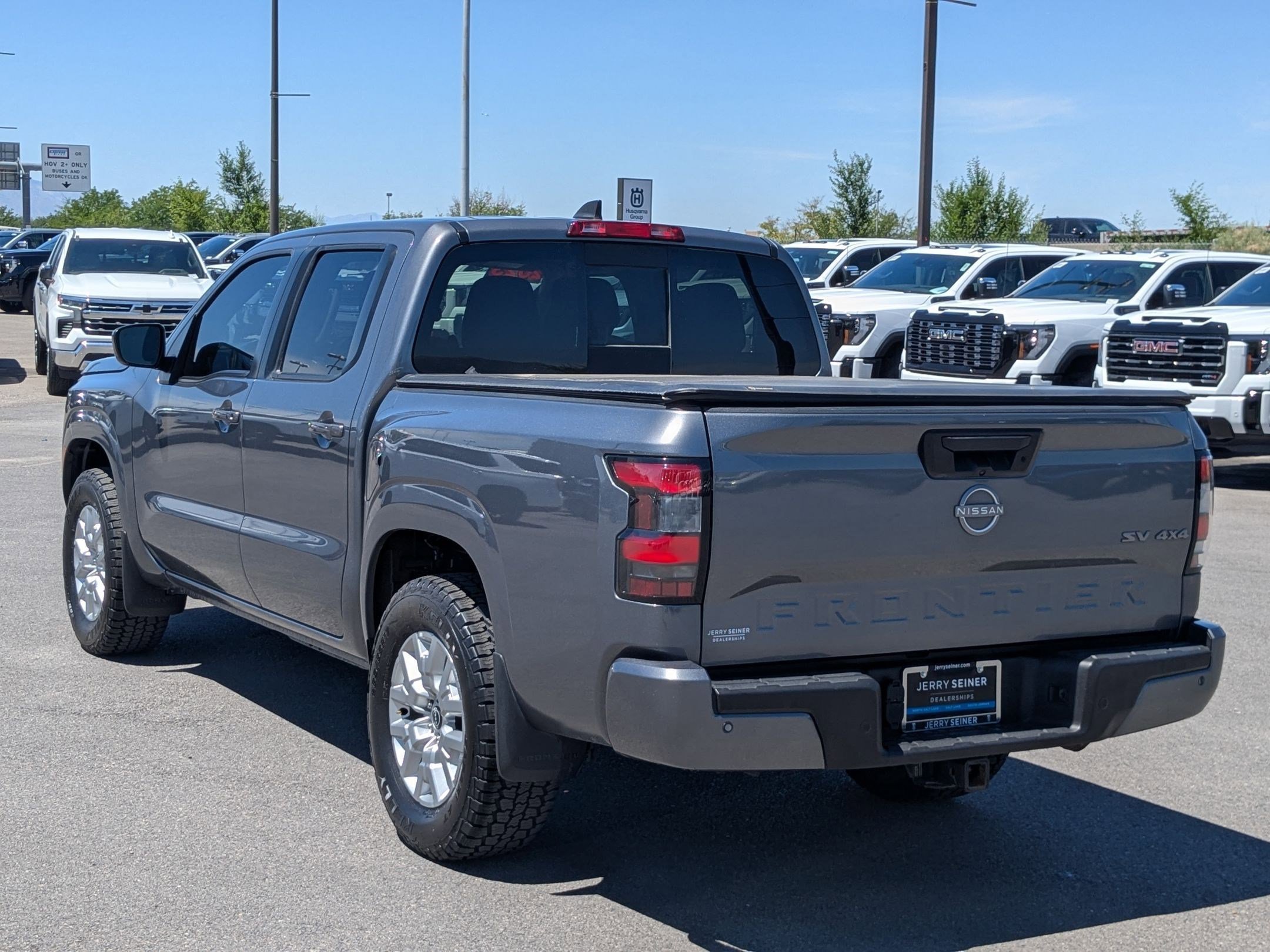 Used 2023 Gray Nissan Crew Cab SV 4x4 image 3