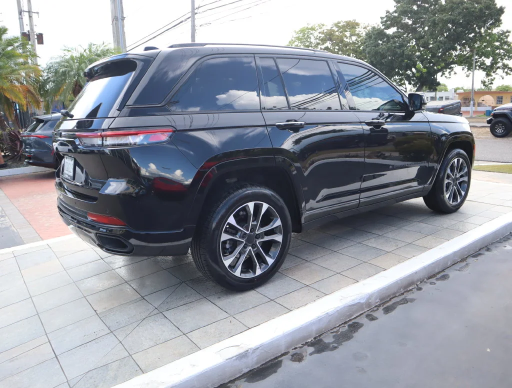 Used 2023 Black Jeep Overland image 5