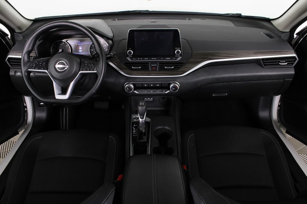 Used 2025 White Nissan 2.5 SV image 23