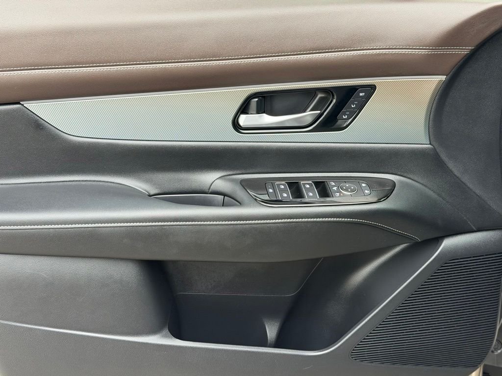 Certified Used 2025 Gold Nissan Platinum image 19