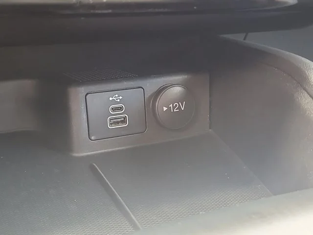 Used 2025 Red Ford Active image 25