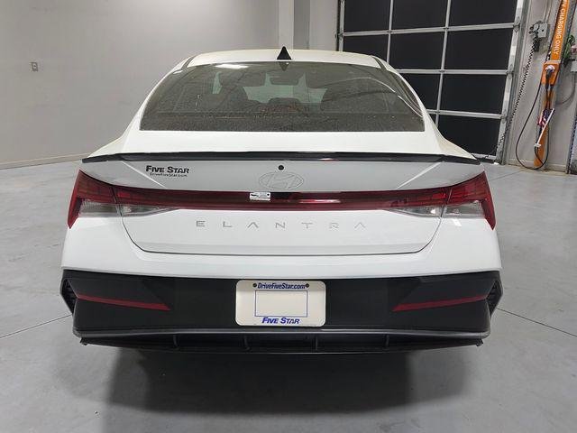 New 2026 White Hyundai SEL Sport Premium image 10