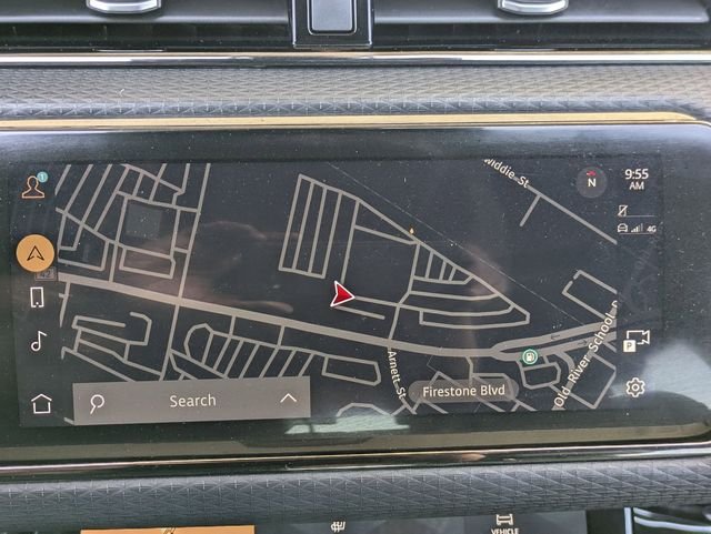 Used 2022  Land Rover Dynamic image 16