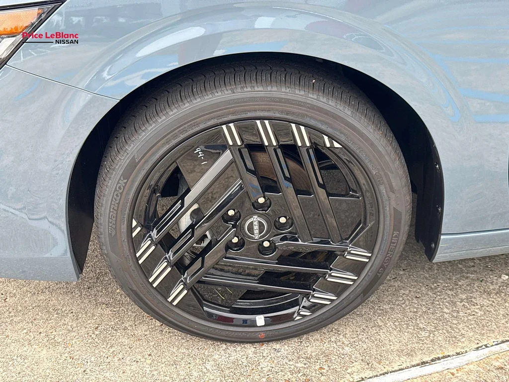 New 2026 Atlantic Gray Metallic/Super Black Nissan SR image 4