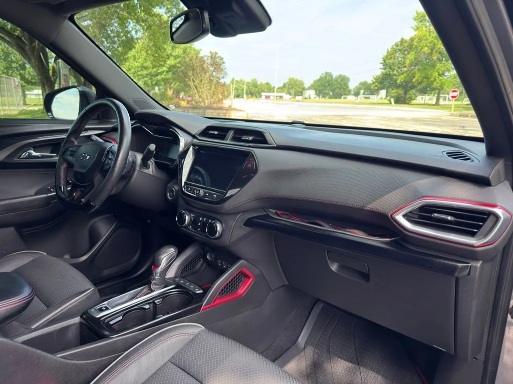 Used 2021 Gray Chevrolet RS image 31