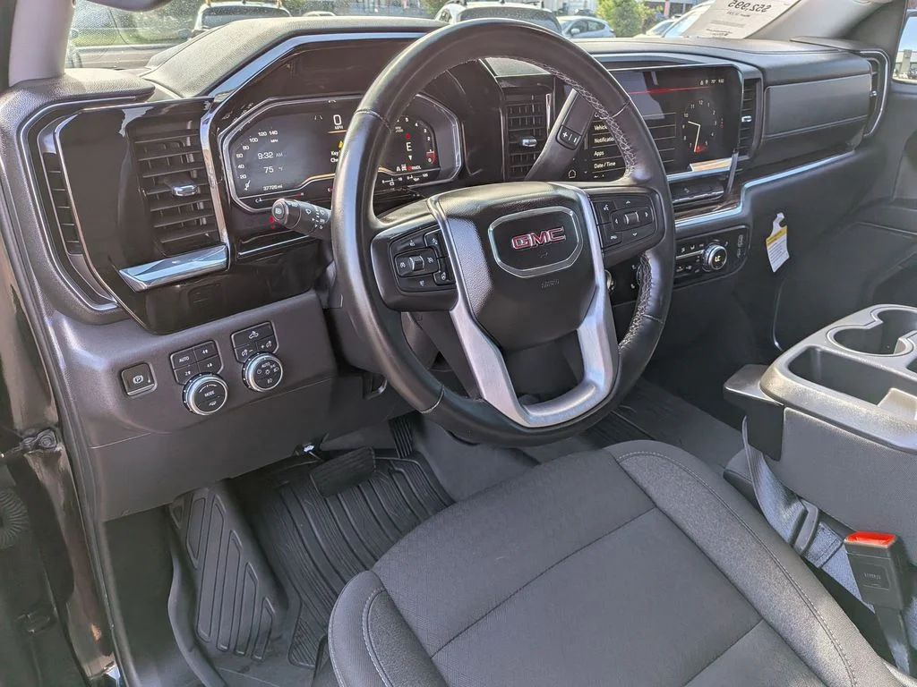 Used 2024 Onyx Black GMC Elevation image 10