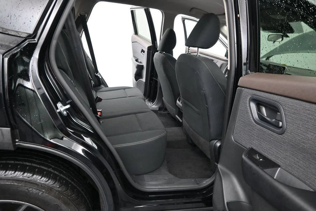 Used 2023 Black Nissan S image 18