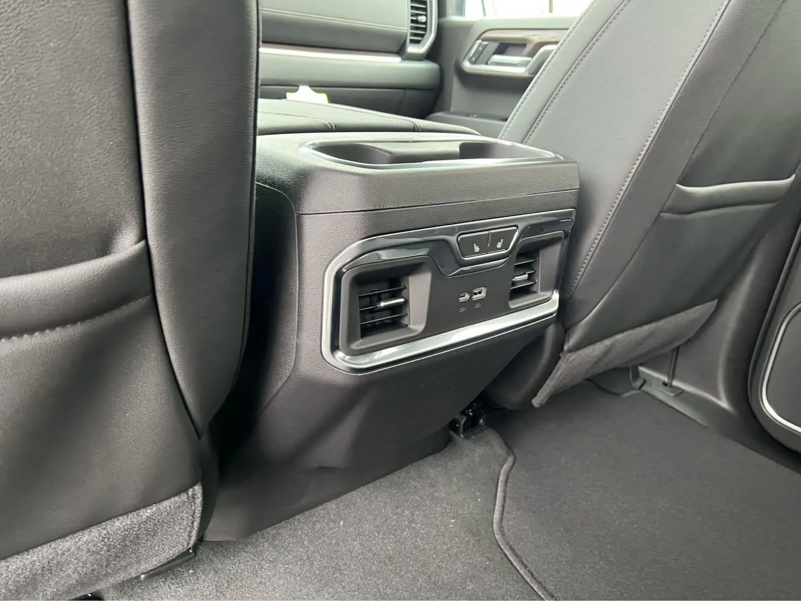 2026 GMC Sierra 1500 SLT - Photo 34